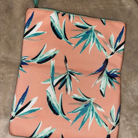 Clutch - Picture 2 of 5